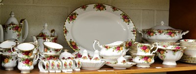 Lot 179 - A large quantity of Royal Albert Old Country Roses dinner and tea wares