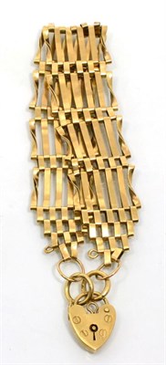 Lot 197 - A 9 carat gold gate link bracelet, with a 9 carat gold padlock claps, length 19cm
