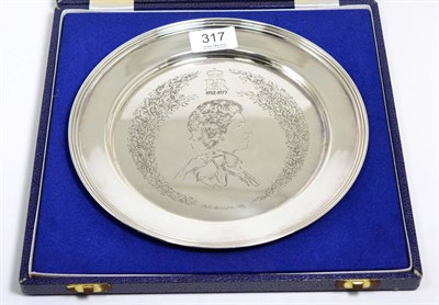 Lot 317 - An Annigoni Royal Silver Jubilee plate number 1643/2000, in original case with certificate and...