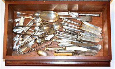 Lot 434 - A mixed group of silver flatware, including Scottish and English fiddle pattern tea spoons;...