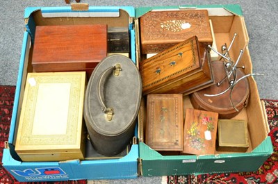 Lot 1021 - A quantity of jewellery cases and other boxes