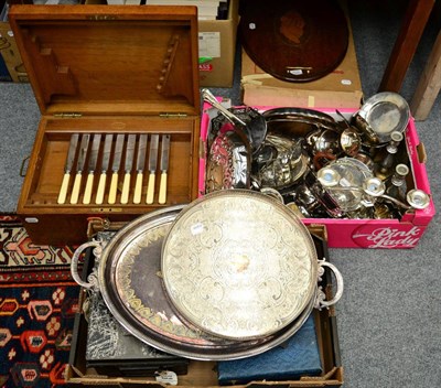 Lot 1027 - An oak cased part canteen of cutlery and a quantity of silver plate etc (3)