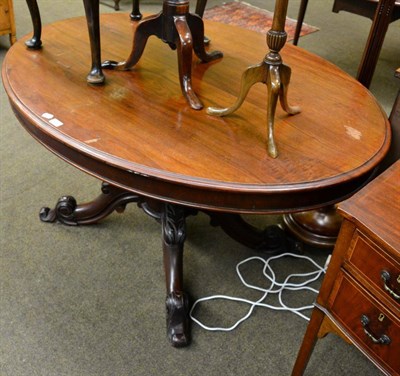 Lot 1283 - A Victorian mahogany loo table