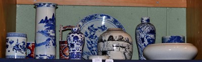 Lot 284 - A group of decorative Oriental ceramics including Japanese Imari bowl; crackle glazed bowl; Chinese