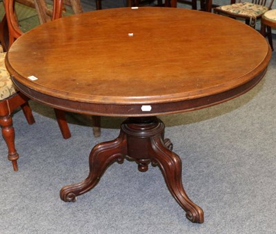 Lot 1066 - A Victorian mahogany circular tilt-top occasional table on cabriole supports