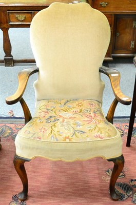 Lot 1218 - A Queen Anne style armchair