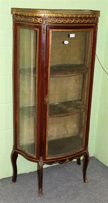 Lot 1277 - A French style marble topped gilt metal mounted display cabinet