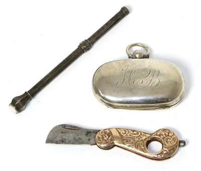 Lot 252 - A 9ct gold cigar cutter, a Sampson Mordan pencil and a double sovereign case