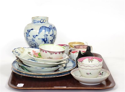 Lot 36 - A quantity of English ceramics, including a pair of Worcester plates in the Carnation pattern,...