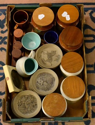 Lot 1013 - A box of Poole and Hornsea pottery