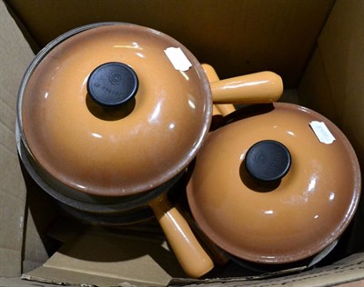 Lot 1128 - Le Creuset pans