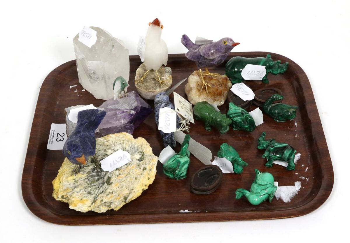Lot 23 - Assorted semi precious carved animals and birds (qty)