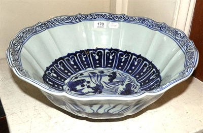 Lot 170 - A 20th century large Oriental blue and white bowl