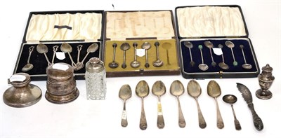 Lot 271 - Miscellaneous silver including a cased set of six coffee spoons, Birmingham marks, retailed by...