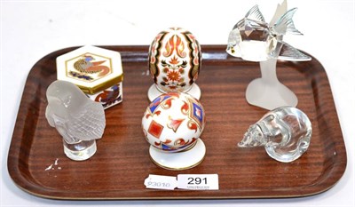 Lot 291 - A Lalique owl (a.f.), Royal Crown Derby Imari eggs and trinket box etc together with a box of...