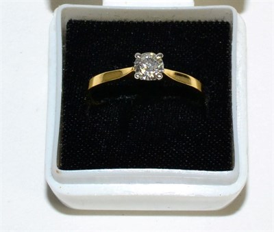 Lot 98 - An 18 carat gold solitaire diamond ring, a round brilliant cut diamond in a claw setting, to...