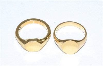 Lot 99 - Two 9 carat gold signet rings, finger sizes U and V (2)