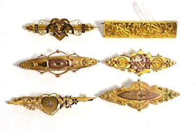 Lot 197 - Six Victorian/Edwardian brooches including five 9 carat gold examples (one a.f.), lengths 5cm, 5cm