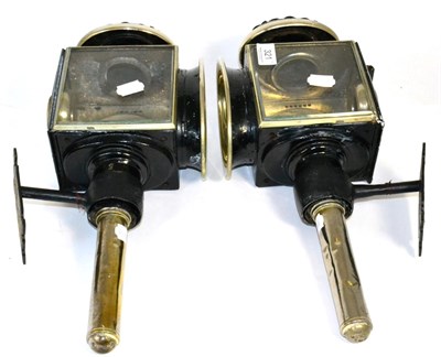 Lot 321 - A pair of carriage lamps