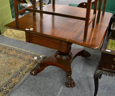 Lot 1099 - A Victorian mahogany table