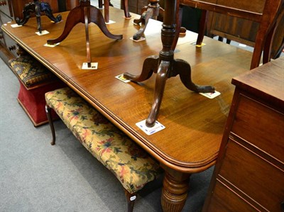 Lot 1388 - A large Victorian dining table with additional leaf