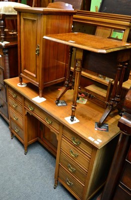 Lot 1395 - A Marsh, Jones & Cribb dressing table and matching pot cupboard