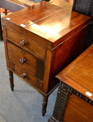 Lot 1420 - A George III mahogany washstand