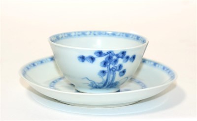 Lot 178 - Nanking cargo tea bowl and saucer