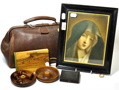 Lot 194 - Miscellaneous, including Gladstone bag, Holy Land olive wood items etc (6)