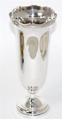 Lot 266 - A loaded silver pedestal vase