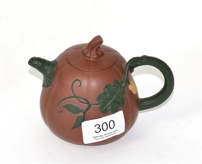 Lot 300 - A Yixing Chinese teapot