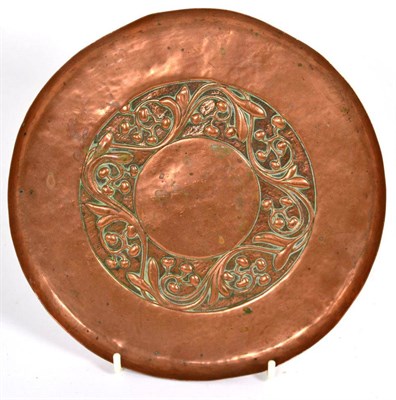 Lot 290 - An Arts & Crafts copper charger