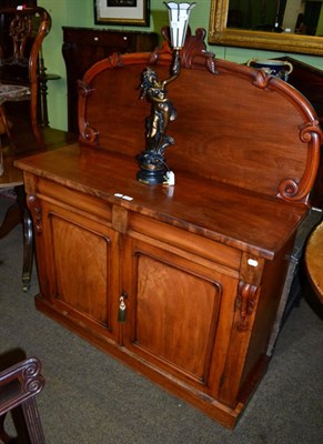 Lot 1253 - A Victorian mahogany chiffonier