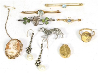 Lot 85 - An interesting Victorian gilt metal hinge opening photograph locket pendant, the cased locket...