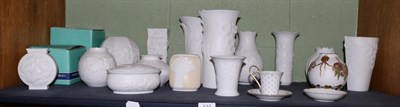 Lot 127 - Fourteen Kaiser porcelain vases etc