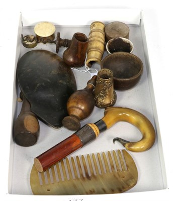 Lot 265 - Assorted collectables including a horn comb, walking stick handle, ivory handled corkscrew,...