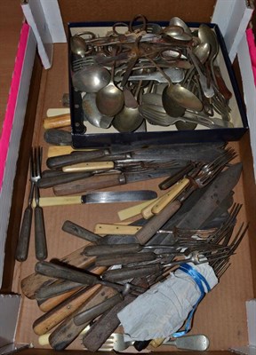 Lot 1139 - A quantity of assorted knives, cutlery etc