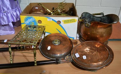 Lot 1143 - A quantity of brass ware