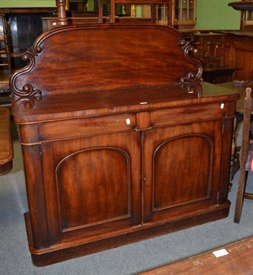 Lot 1347 - A Victorian mahogany sideboard with interior shelf and cellaret