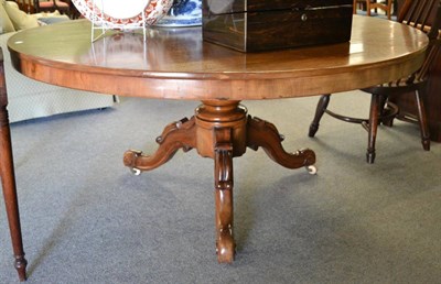 Lot 1429 - A Victorian circular table