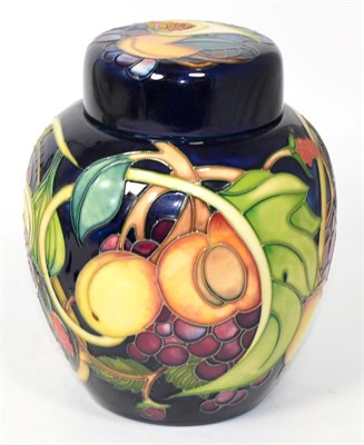 Lot 512 - A large Moorcroft ginger jar and cover, Queens Choice design, dated 2000, 20cm height