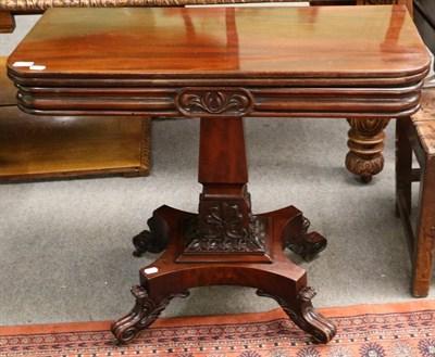 Lot 1295 - A William IV mahogany tea table