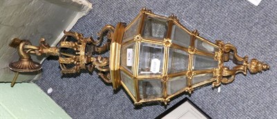Lot 136 - A gilt metal and glass pendant light fitting