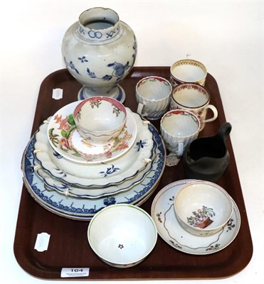 Lot 164 - A quantity of English ceramics, including a pair of Worcester plates in the Carnation pattern, pair