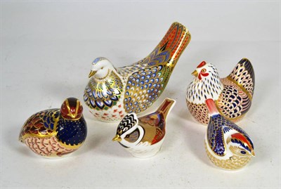 Lot 18 - Five Royal Crown Derby paperweights comprising Farmyard hen, and four other birds (5)