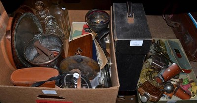 Lot 1056 - A quantity of collectables to include binoculars, horse brasses, silver plate, pen knives,...