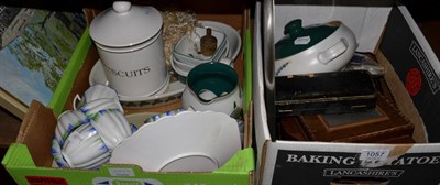 Lot 1057 - A 1930s tea service, Denby green wheat pattern pottery, plated flatwares (some cased), a deco...