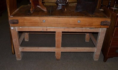 Lot 1194 - A butchers block