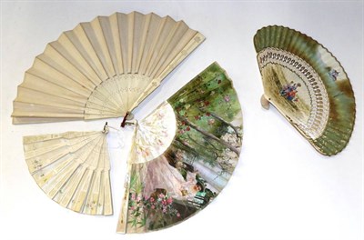 Lot 1341 - Late 19th/early 20th century fans including a fan with mother of pearl sticks and guards with...