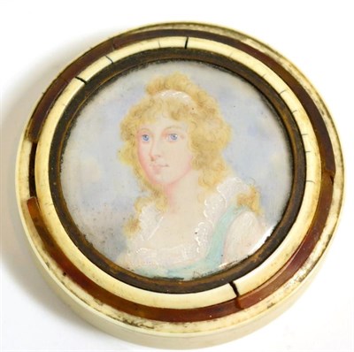 Lot 66 - A 19th century ivory box with painted lid depicting a young lady
